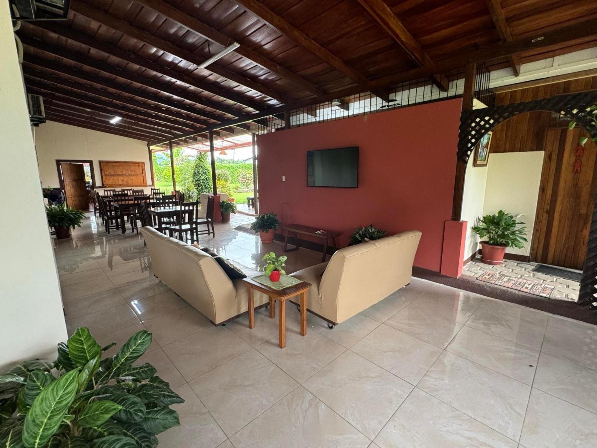 Befox Adventure Hotell La Fortuna Eksteriør bilde